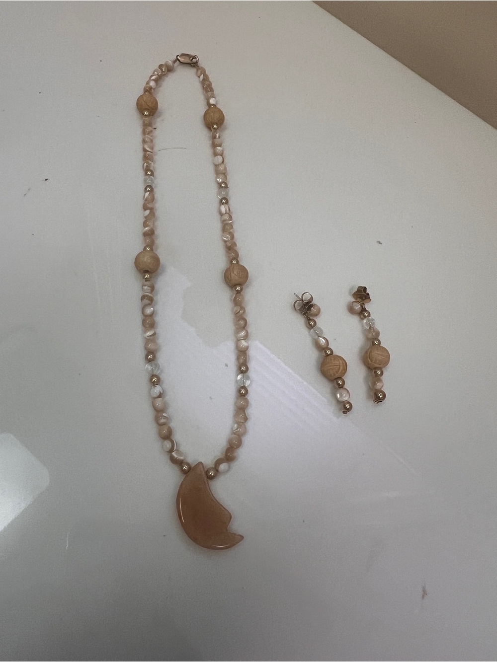 Beige Pearl & Stone Pendant Necklace with Matching Earrings